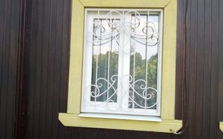 металлическая решетка для двустворчатого окна